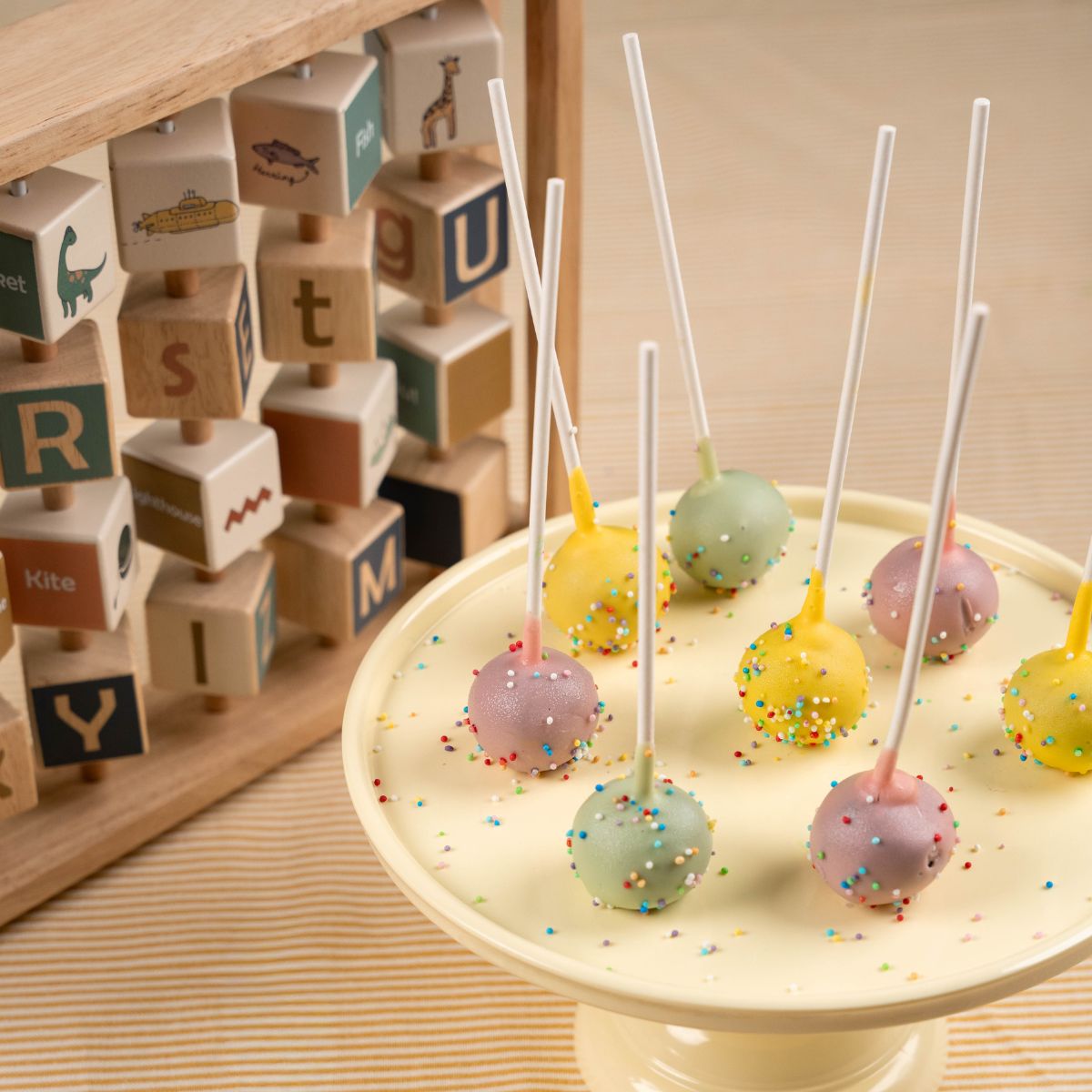 Cake Pops Back To School 2026